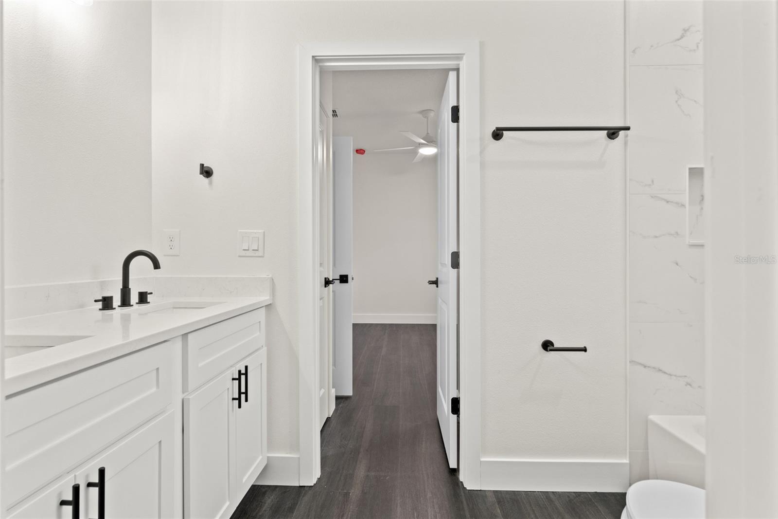 Image 44 of 69 For 11374 Paramount Avenue