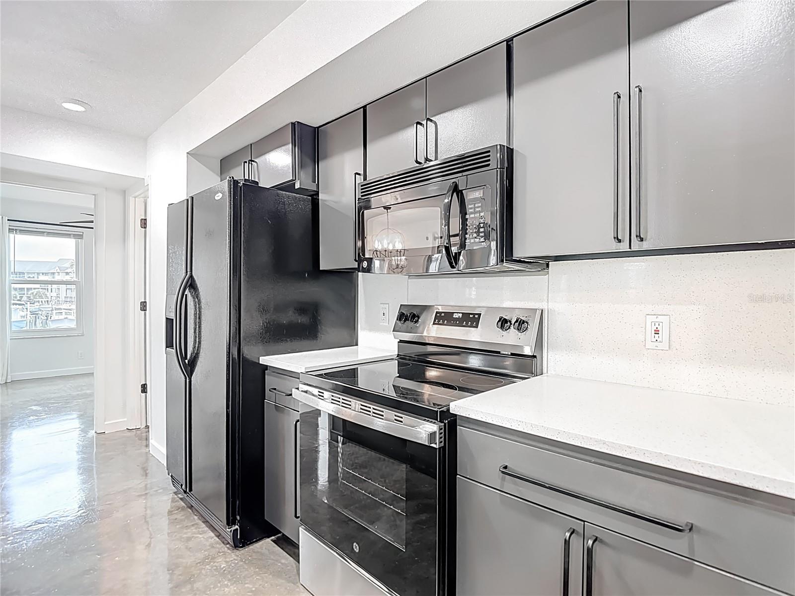 Image 18 of 100 For 5722 Biscayne Court 103