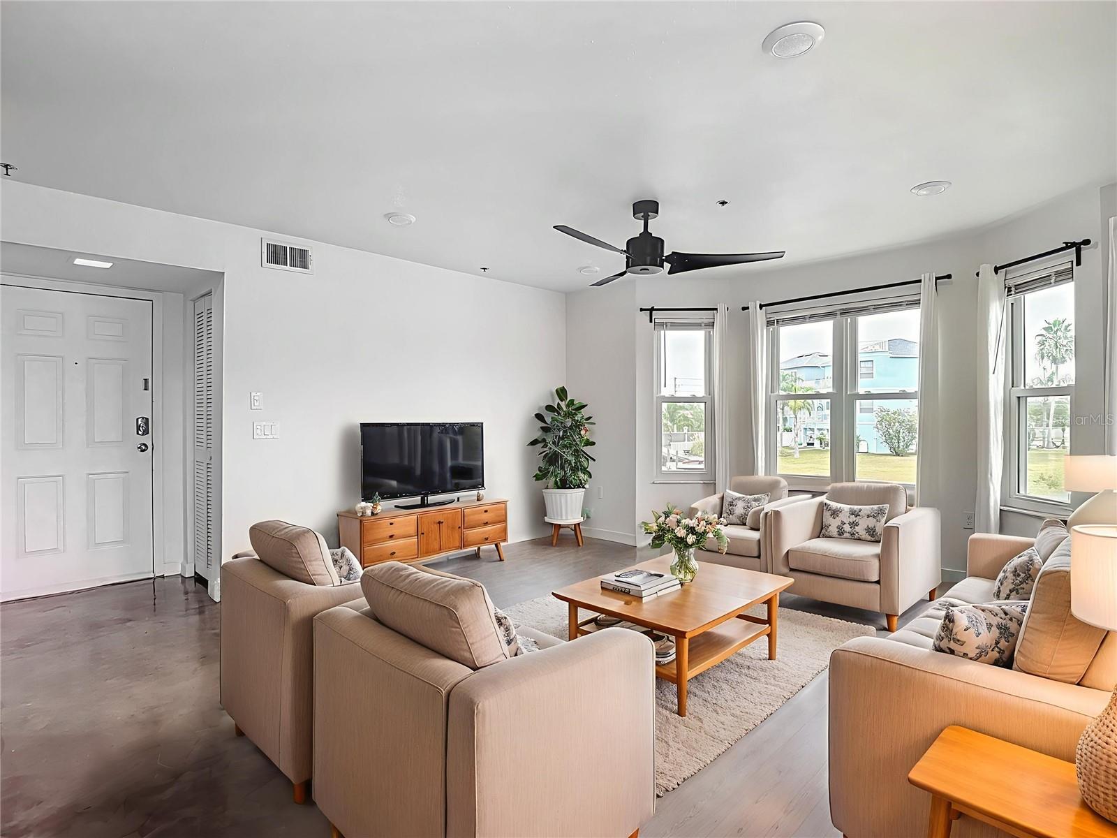 Image 5 of 100 For 5722 Biscayne Court 103