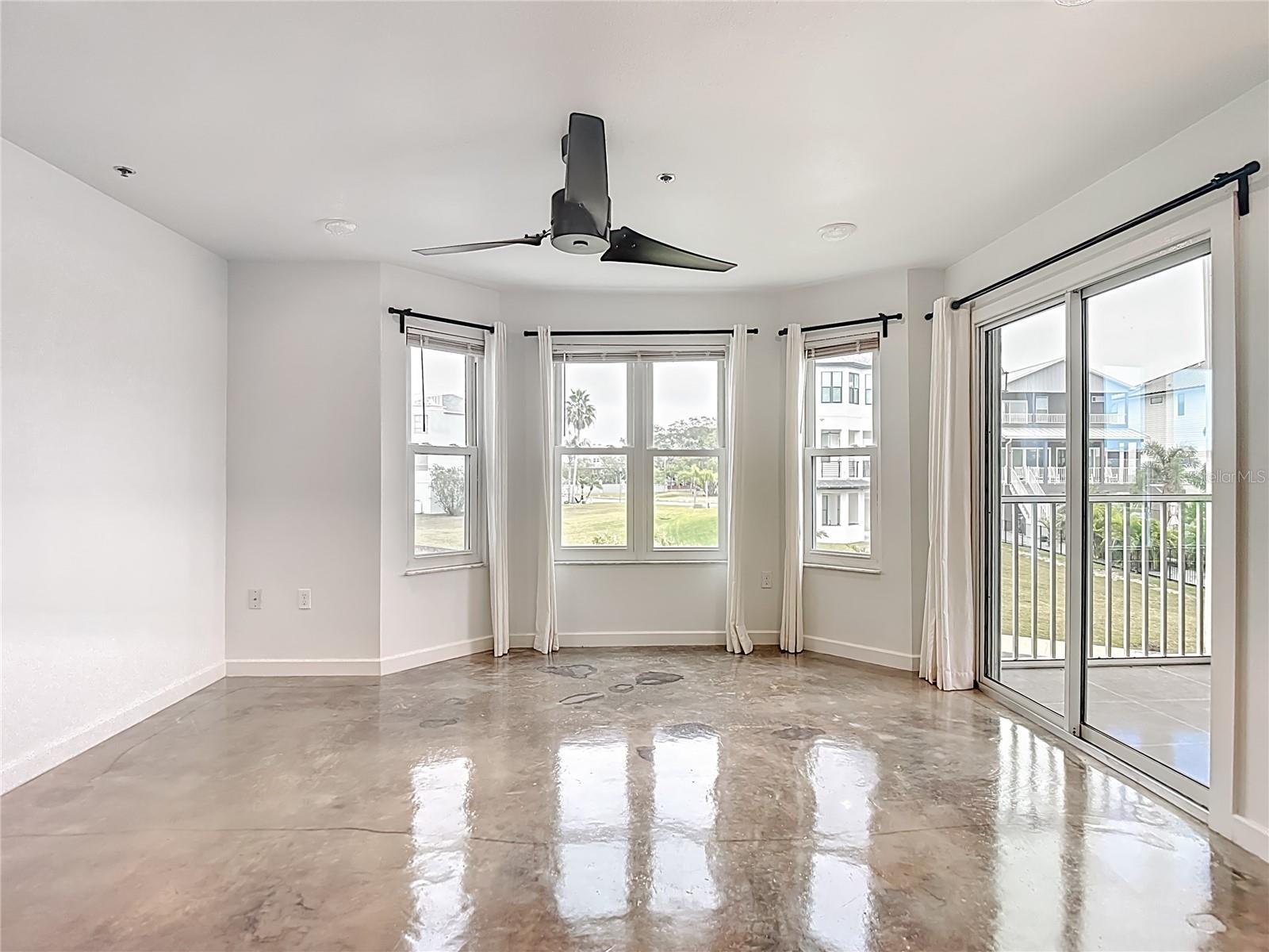 Image 8 of 100 For 5722 Biscayne Court 103