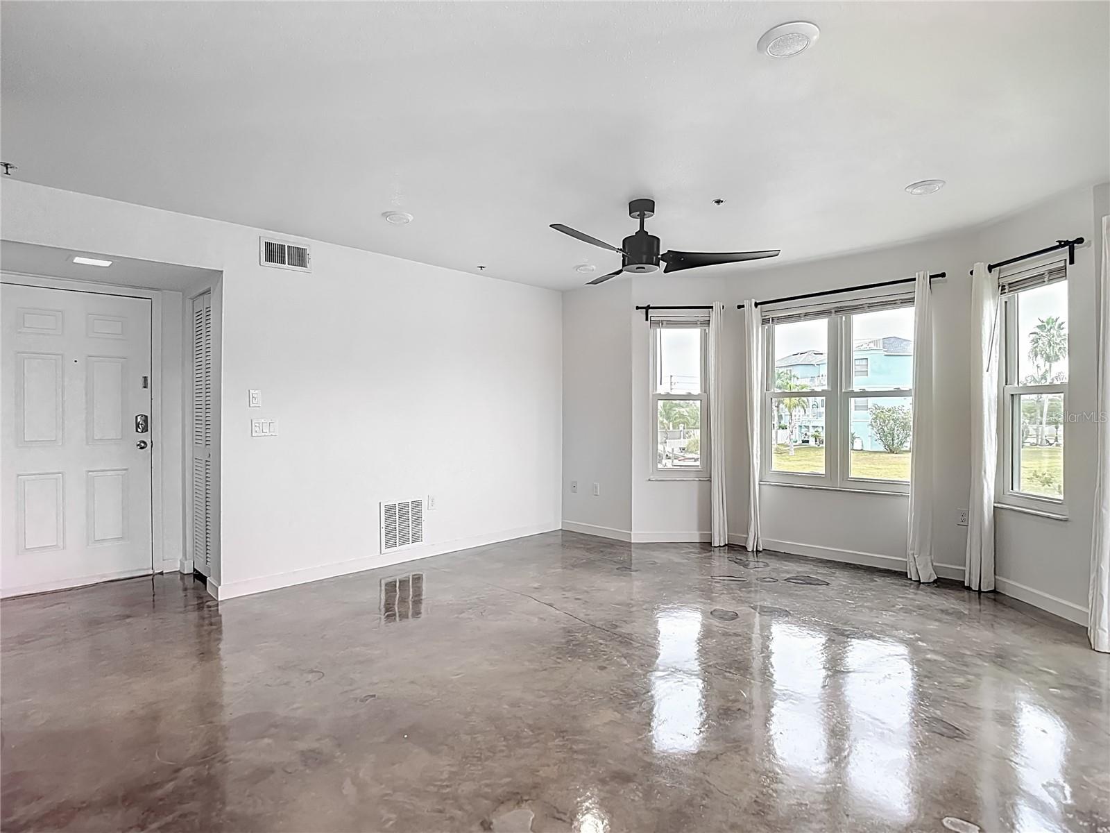 Image 9 of 100 For 5722 Biscayne Court 103