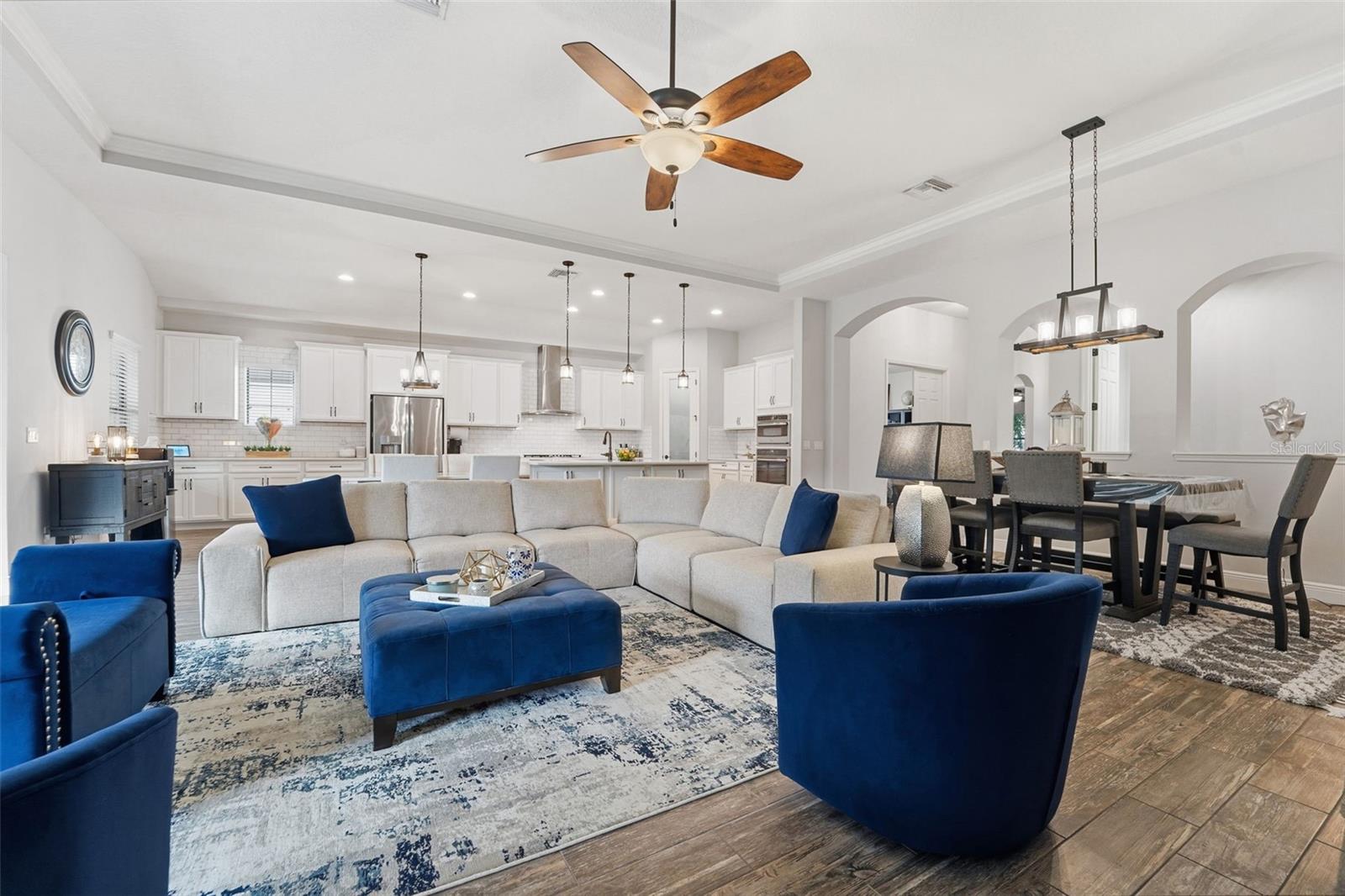 Image 16 of 62 For 12718 Burns Drive