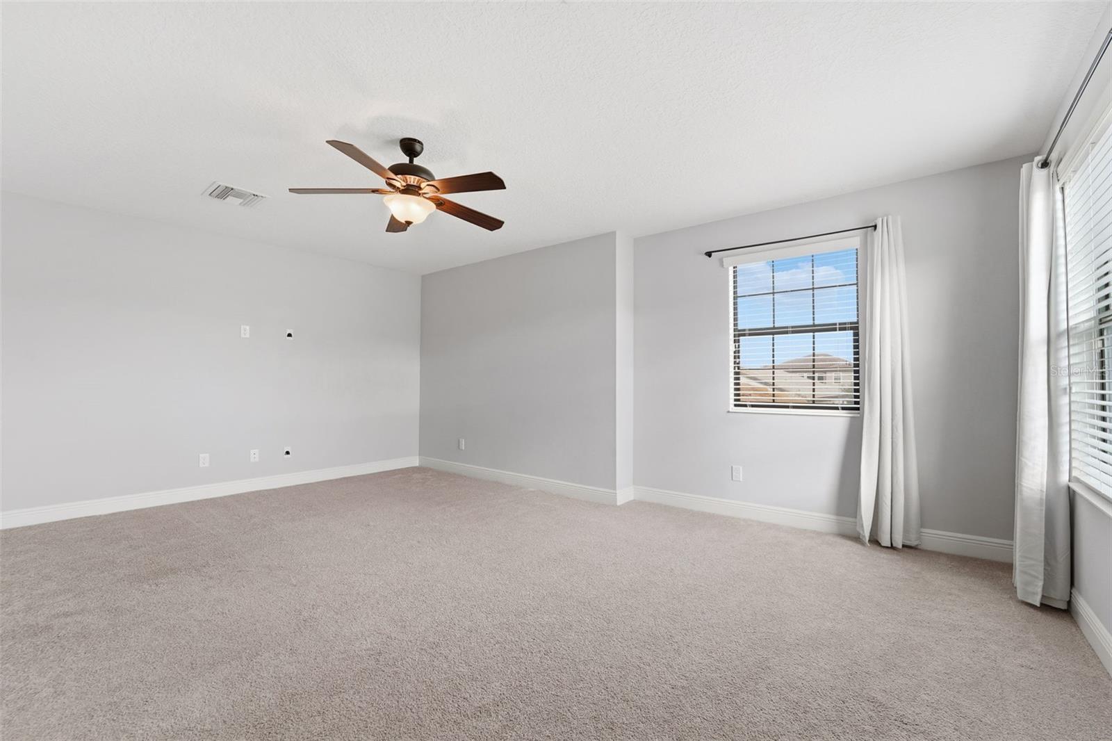 Image 33 of 62 For 12718 Burns Drive