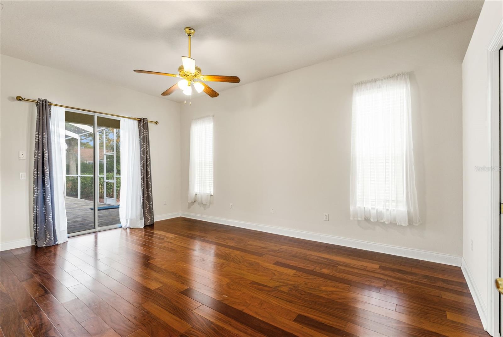 Image 13 of 63 For 13375 Newcastle Avenue