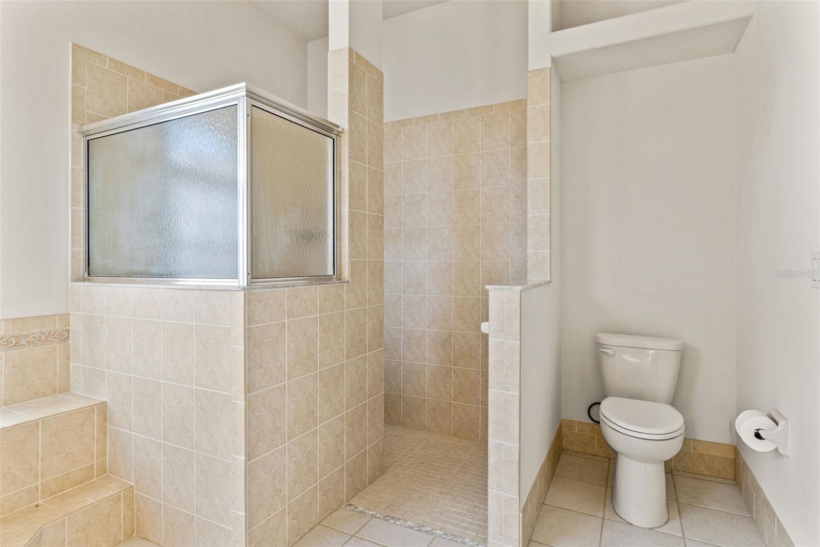 Image 20 of 63 For 13375 Newcastle Avenue