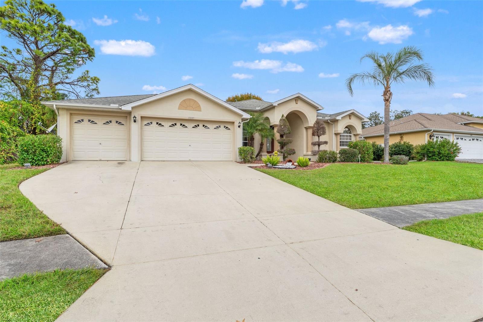 Image 4 of 63 For 13375 Newcastle Avenue