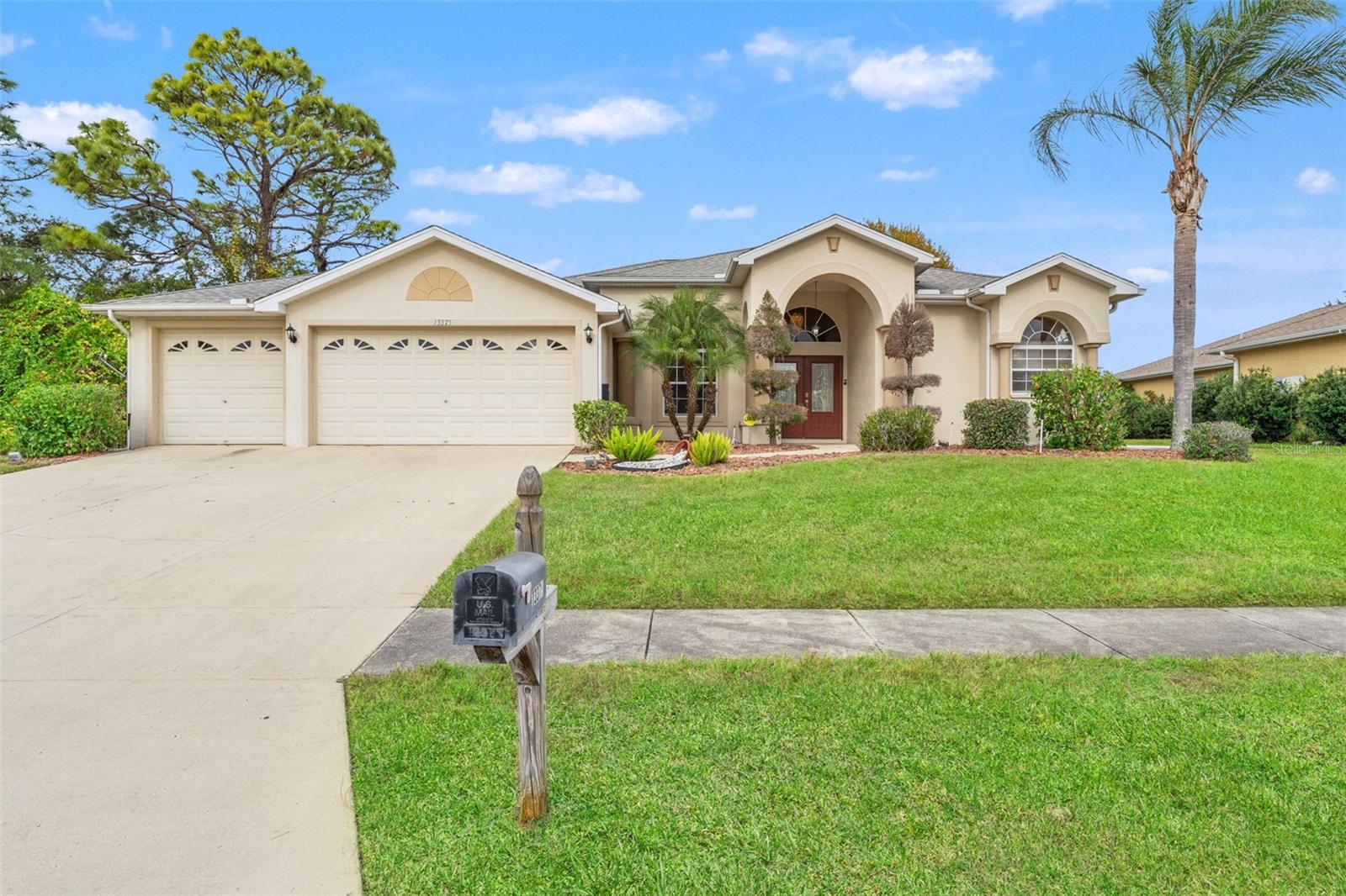 Image 6 of 63 For 13375 Newcastle Avenue