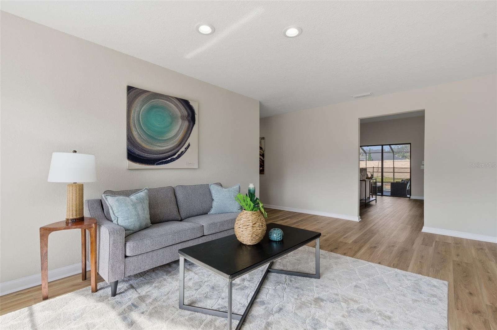 Image 13 of 61 For 916 River Rapids Avenue