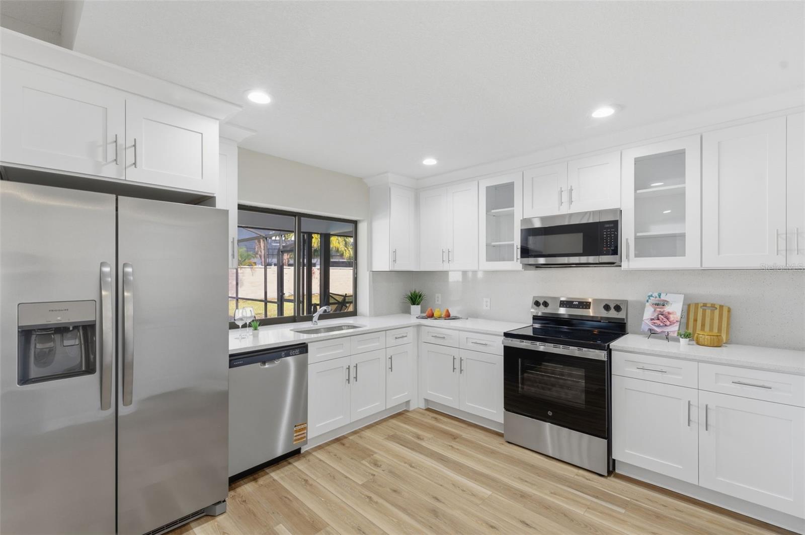 Image 18 of 61 For 916 River Rapids Avenue