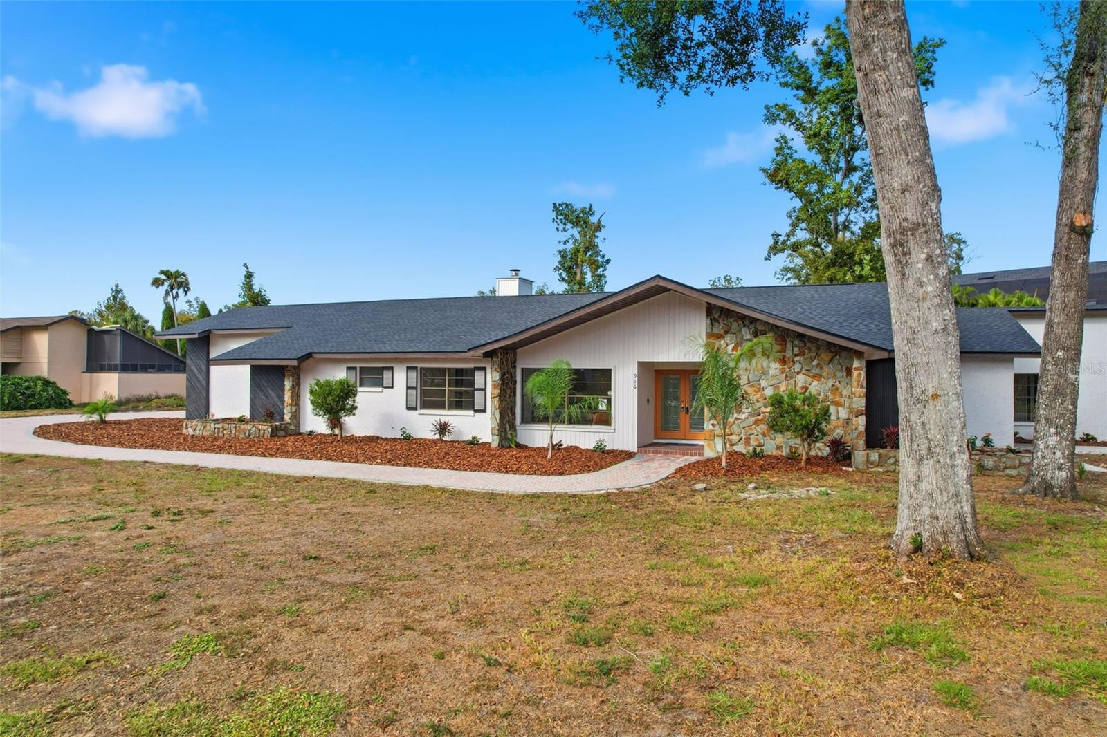 Image 2 of 61 For 916 River Rapids Avenue