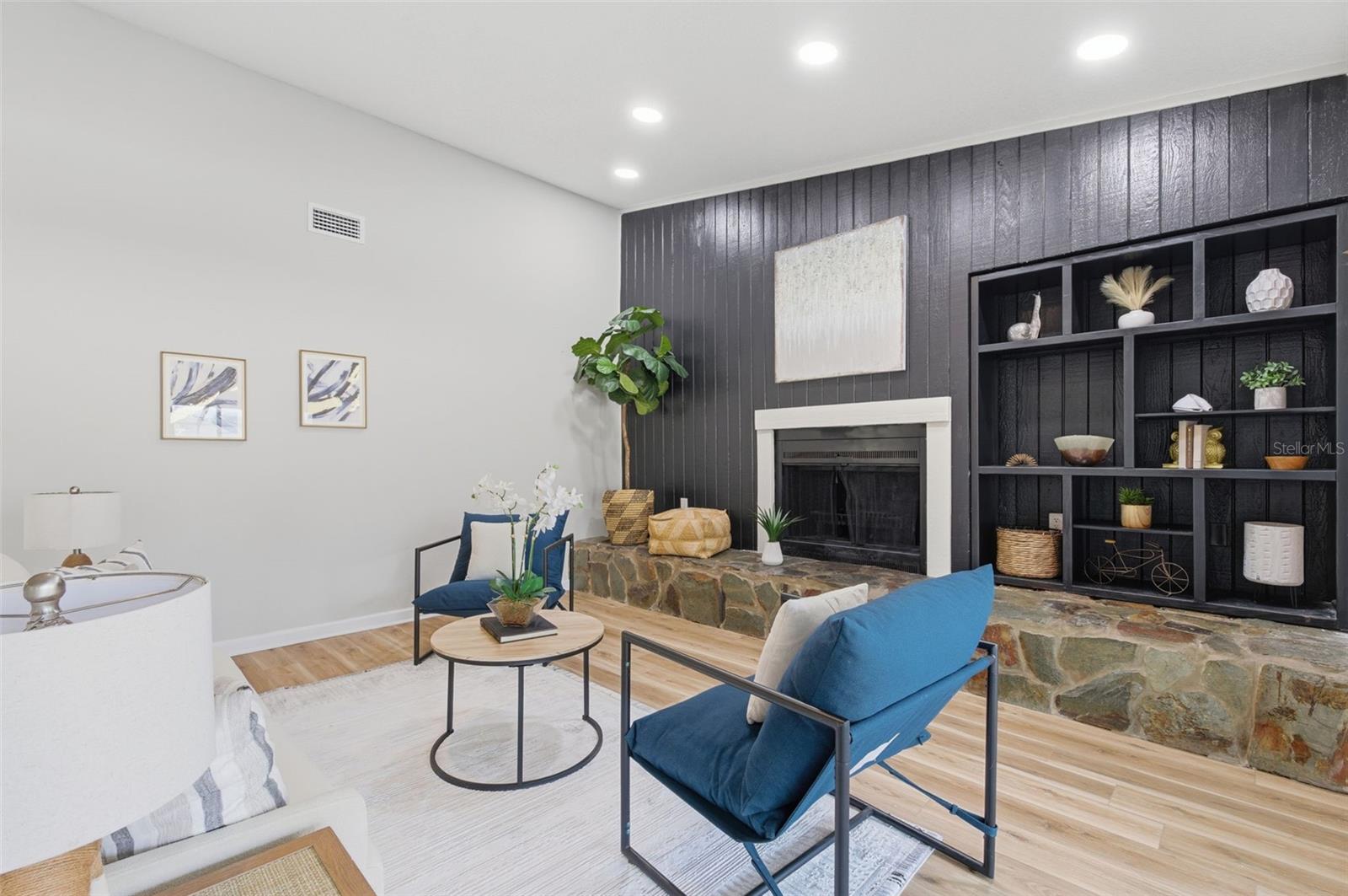 Image 24 of 61 For 916 River Rapids Avenue