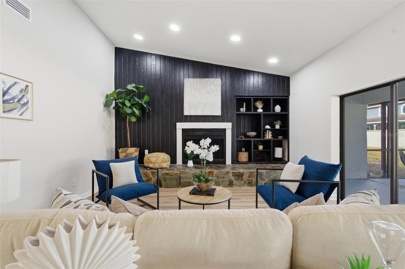 Image 25 of 61 For 916 River Rapids Avenue