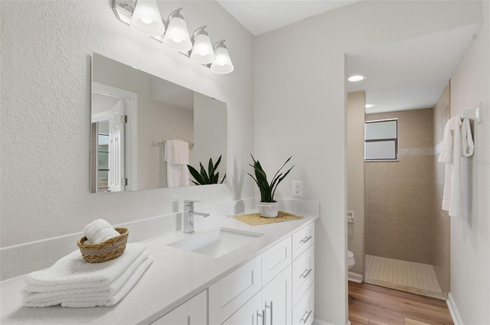 Image 35 of 61 For 916 River Rapids Avenue