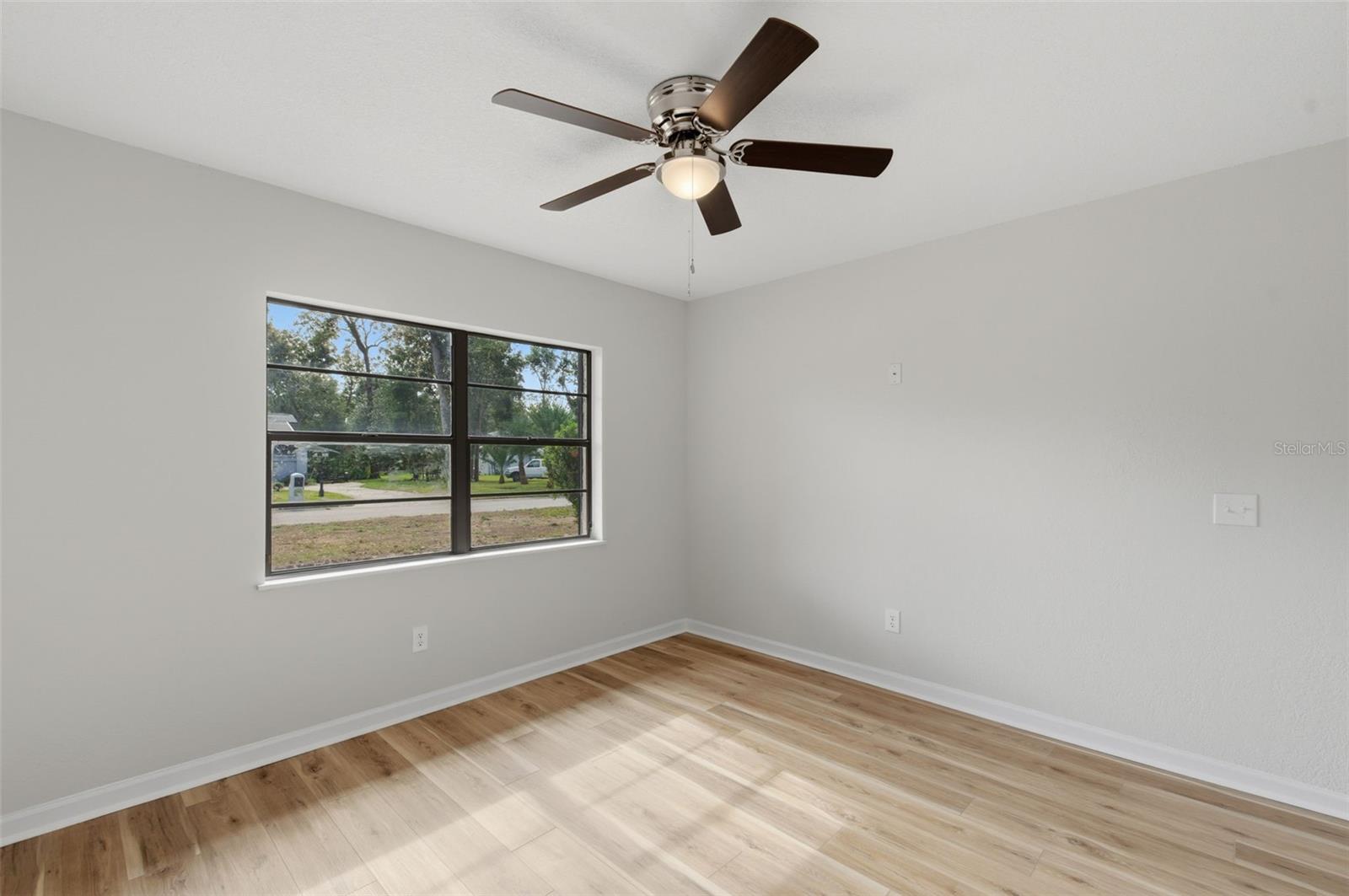 Image 38 of 61 For 916 River Rapids Avenue