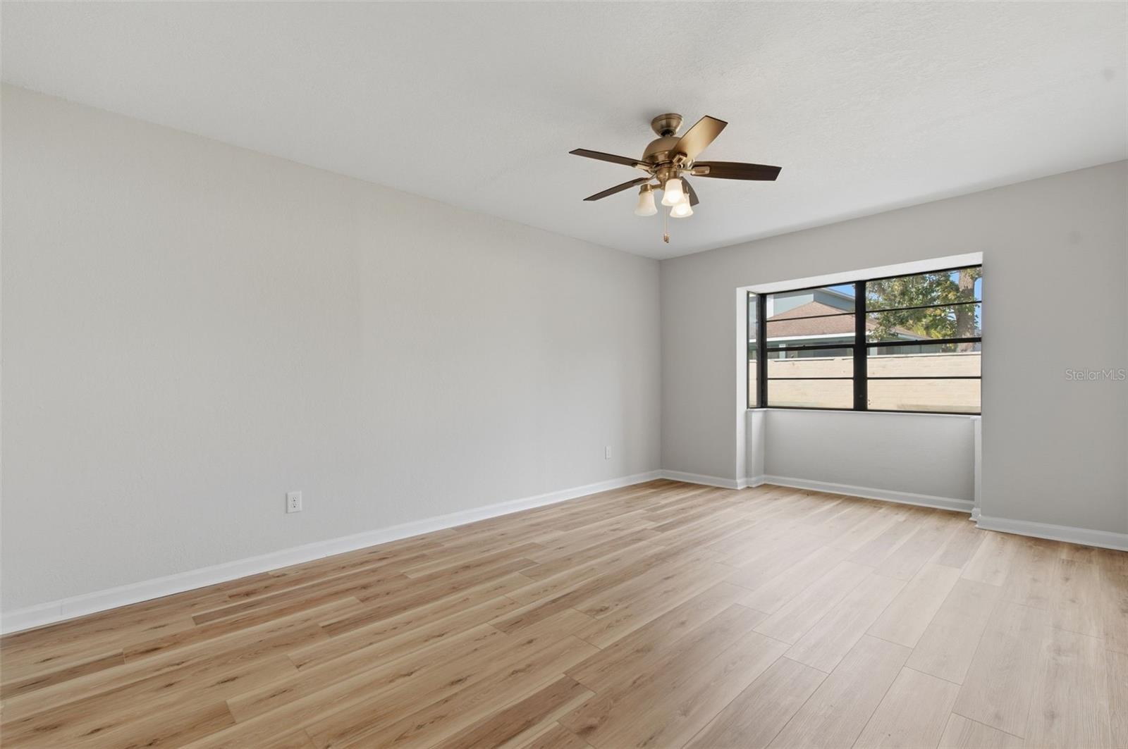 Image 43 of 61 For 916 River Rapids Avenue