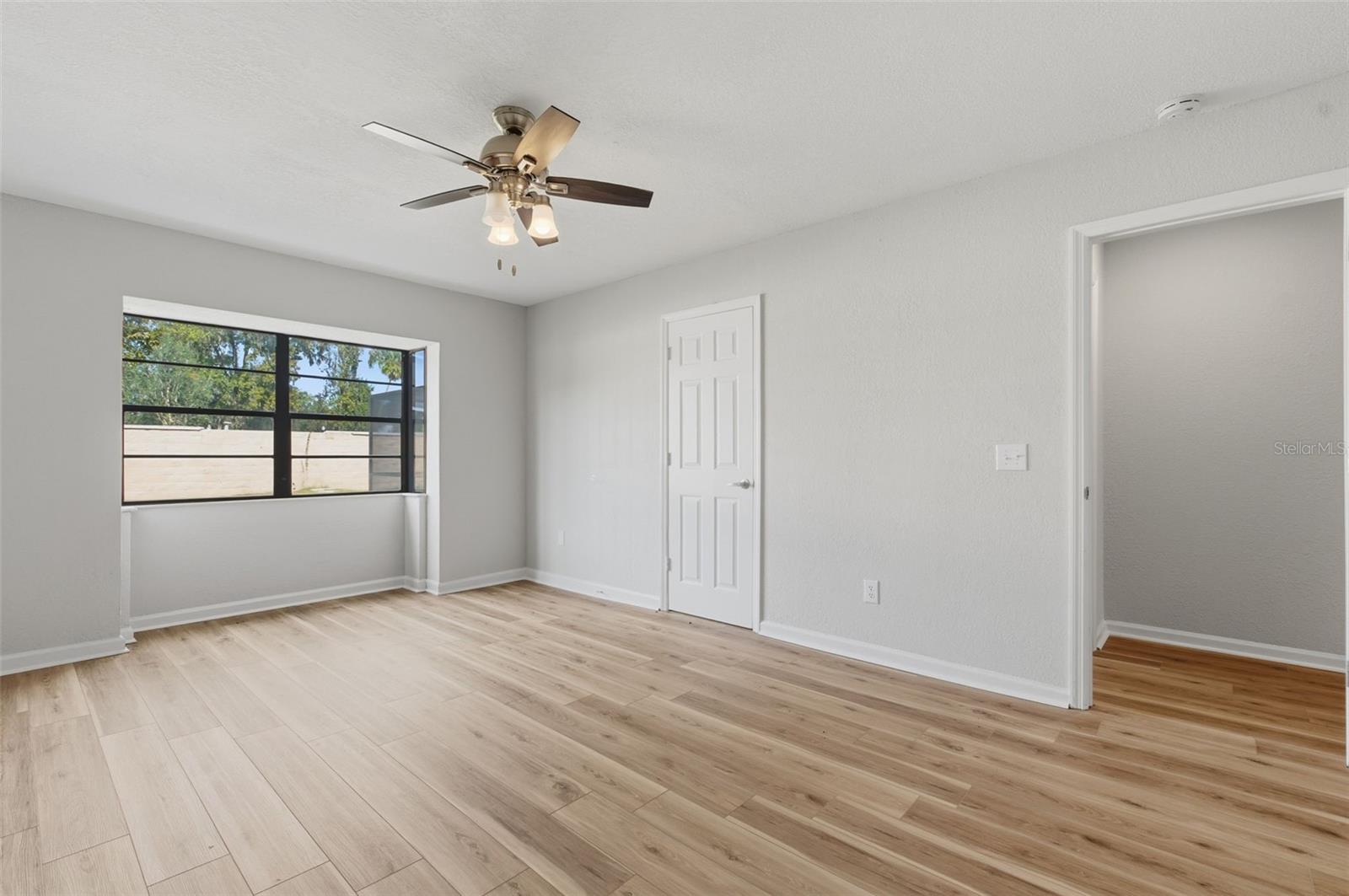 Image 44 of 61 For 916 River Rapids Avenue