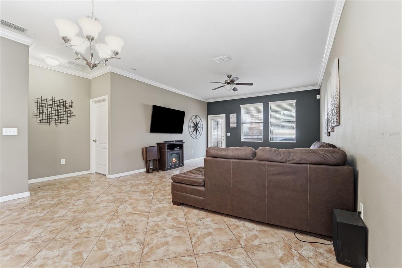 Image 13 of 36 For 11714 Lake Boulevard