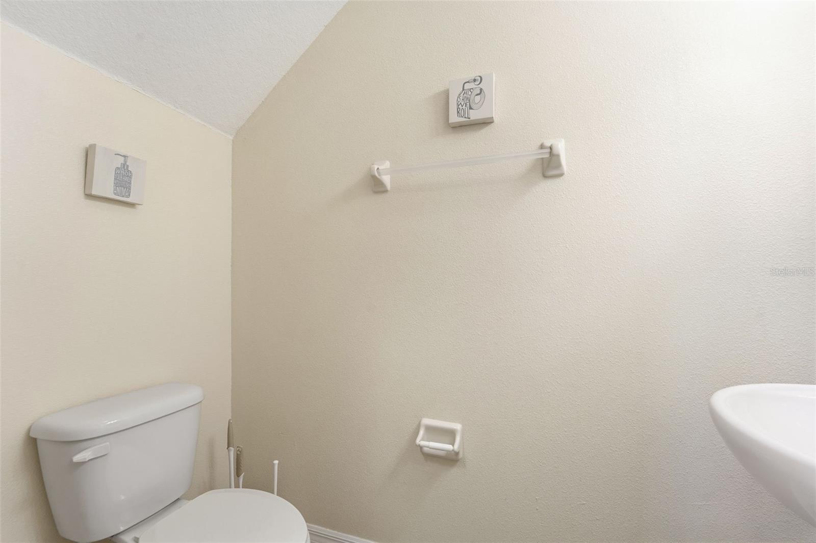 Image 21 of 36 For 11714 Lake Boulevard