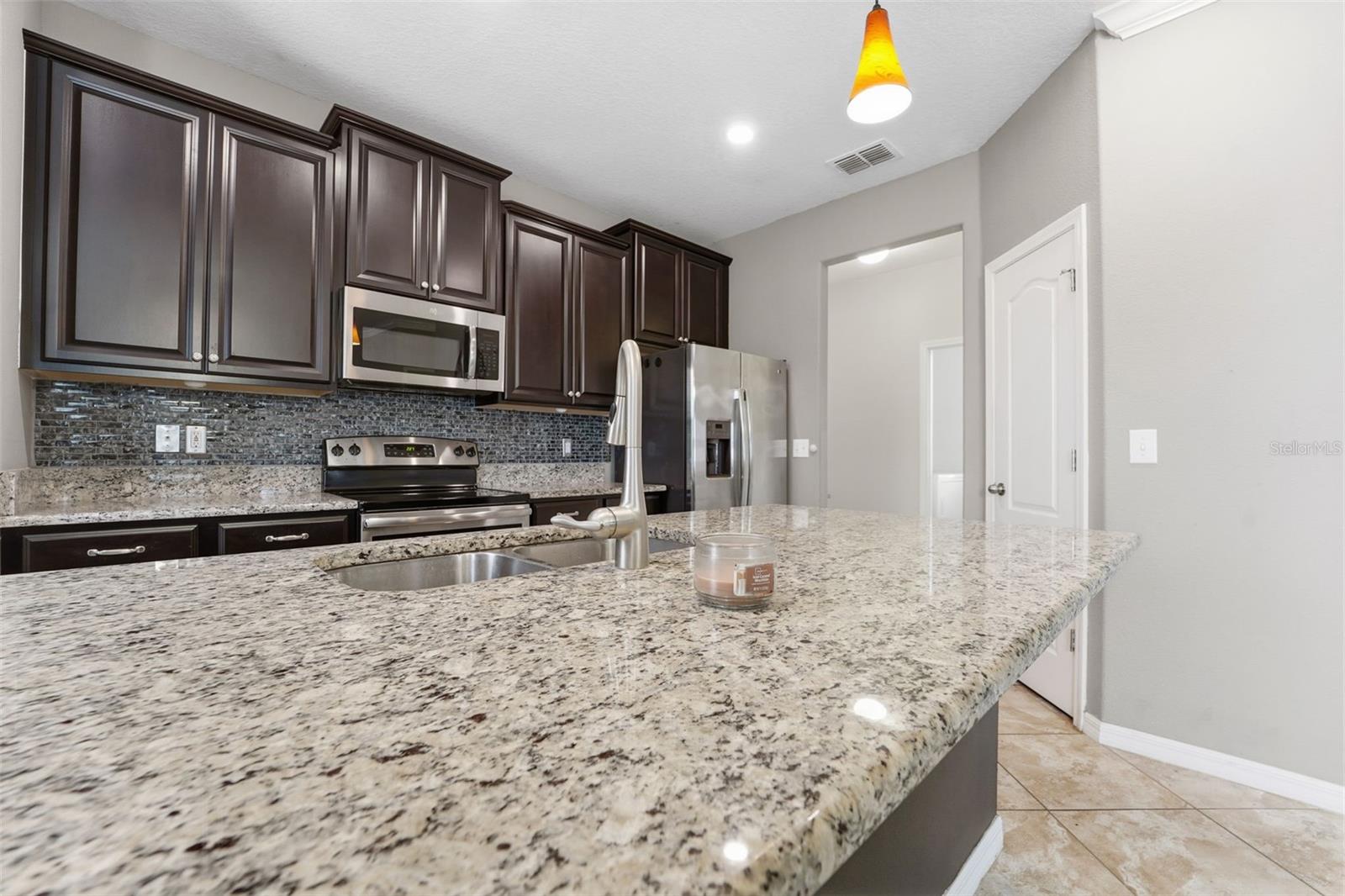 Image 9 of 36 For 11714 Lake Boulevard