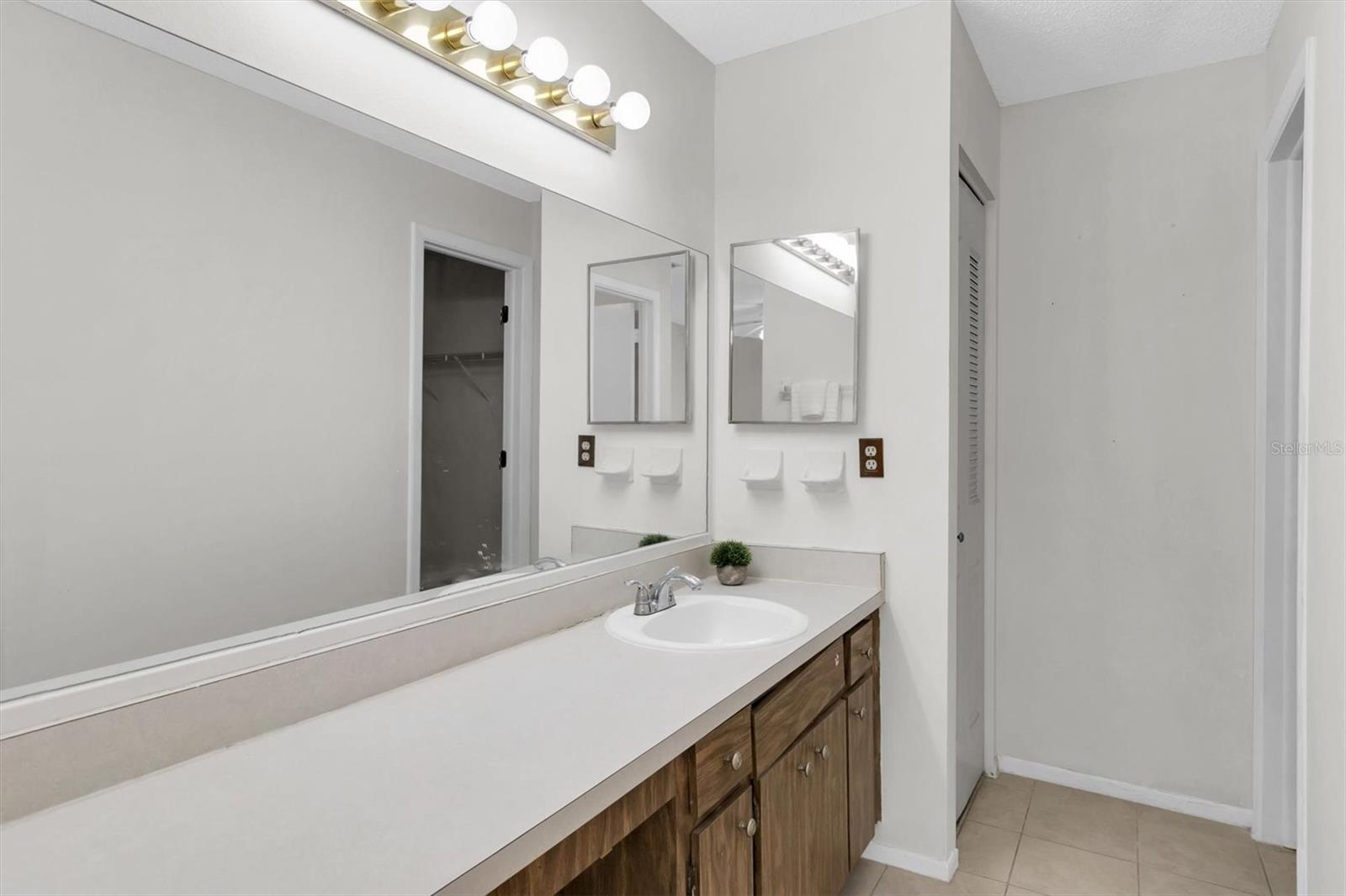 Image 13 of 34 For 2937 Wainwright Court