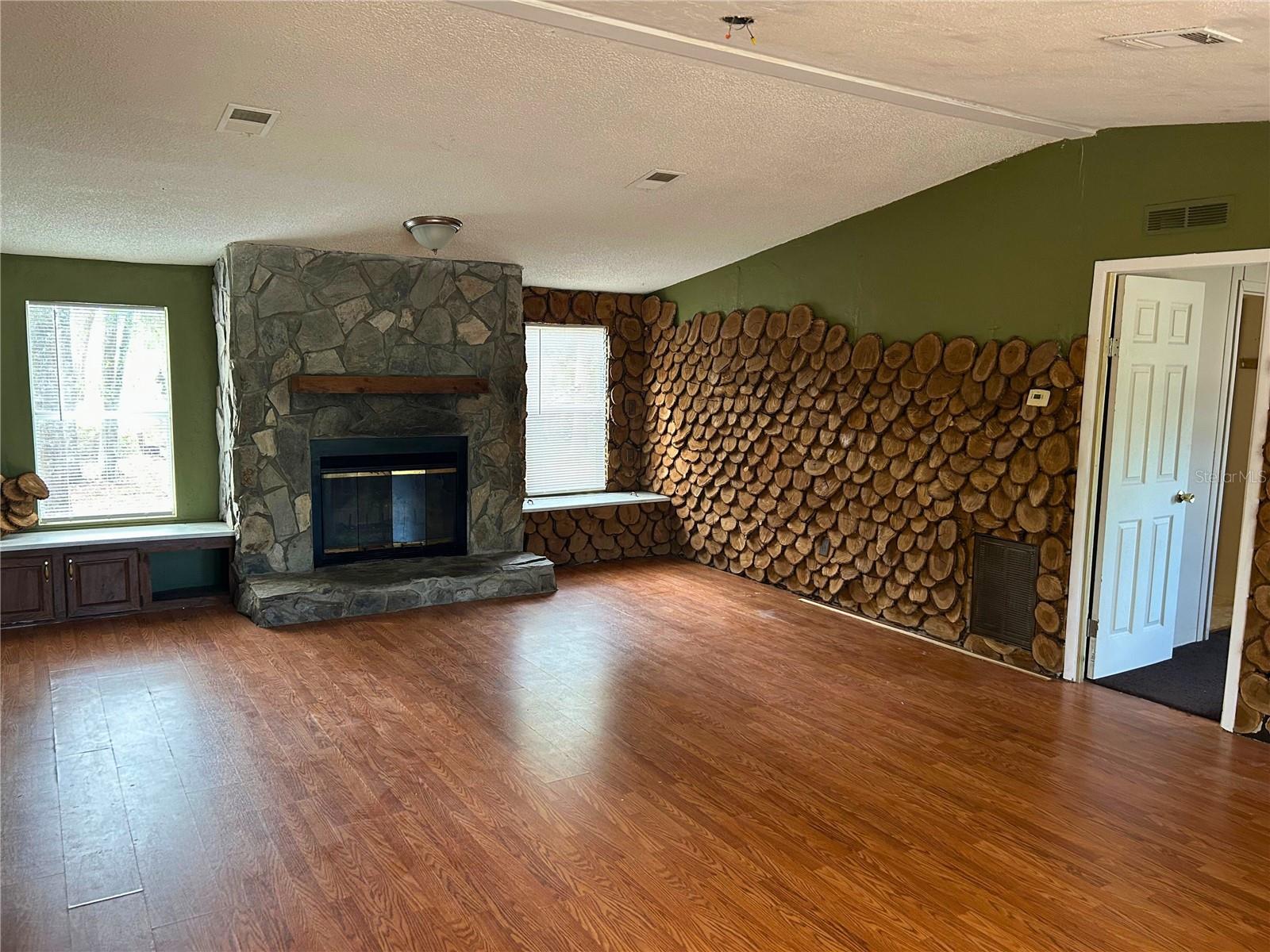 Image 7 of 30 For 9867 Jerome Drive