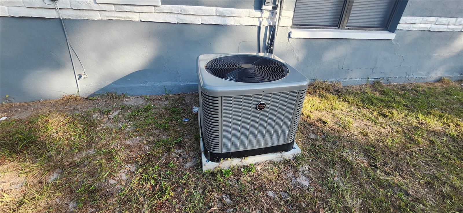 Image 14 of 41 For 1365 Overlea Street