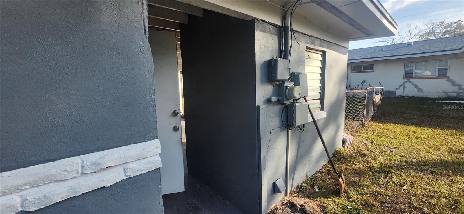 Image 16 of 41 For 1365 Overlea Street