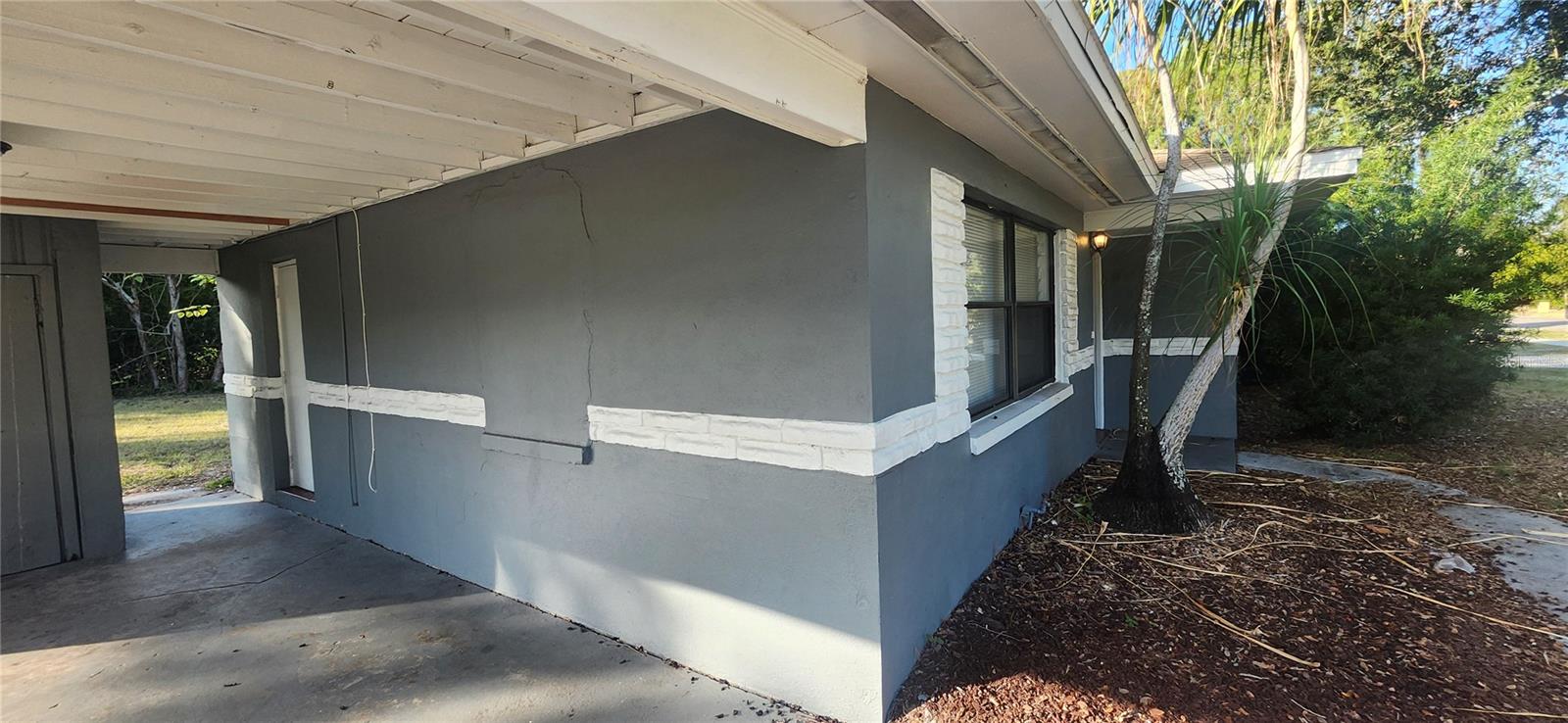 Image 20 of 41 For 1365 Overlea Street