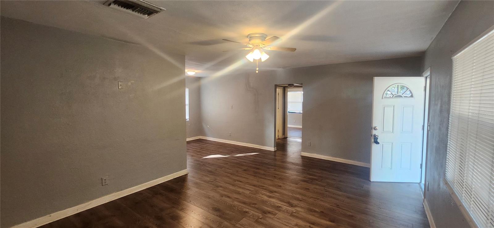 Image 23 of 41 For 1365 Overlea Street