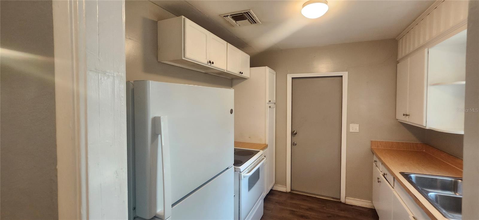 Image 33 of 41 For 1365 Overlea Street