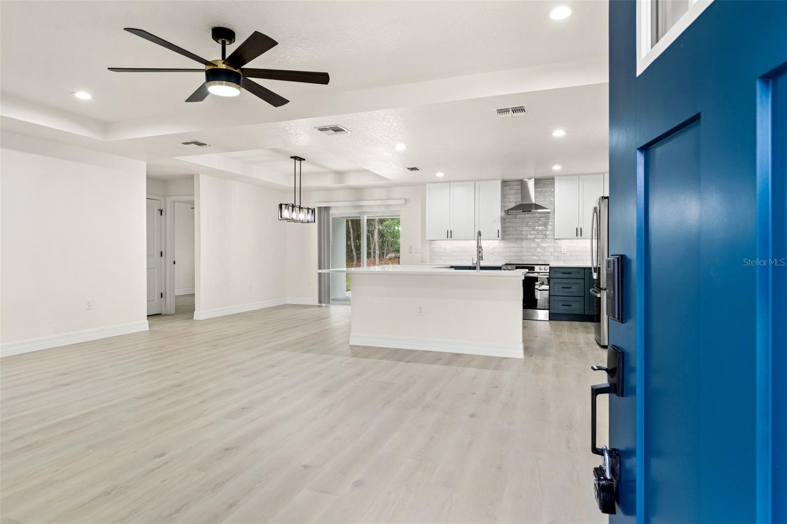 Image 11 of 64 For 11362 Paramount Avenue