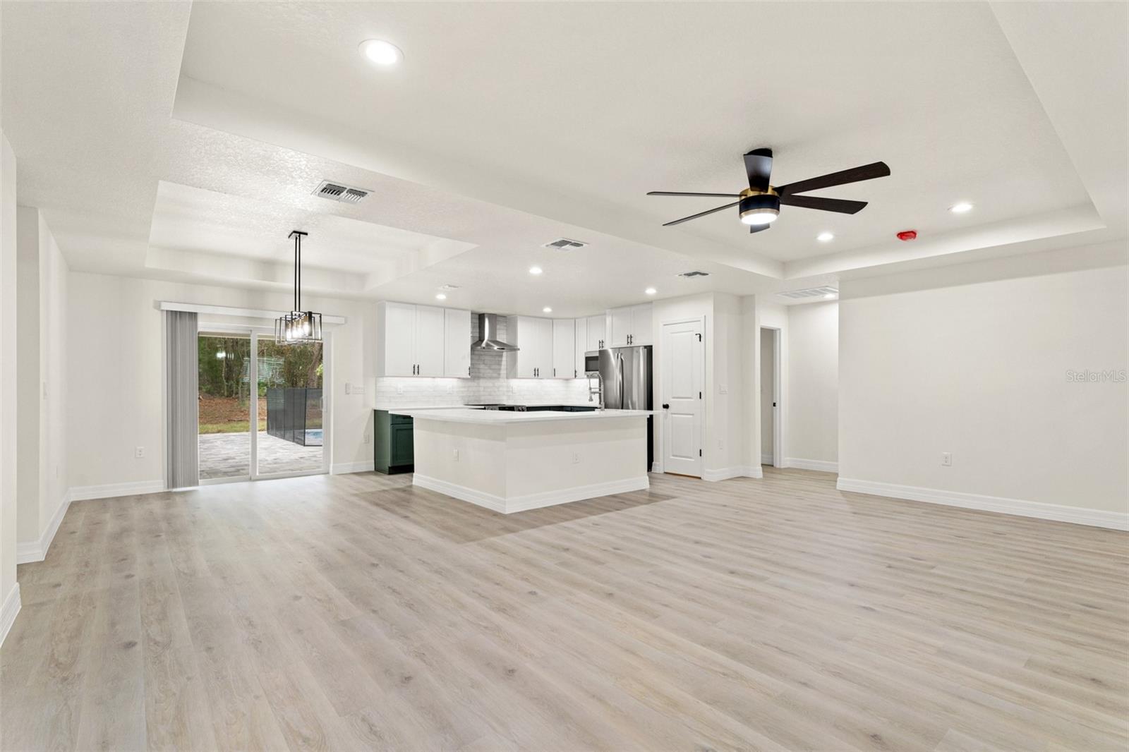 Image 12 of 64 For 11362 Paramount Avenue