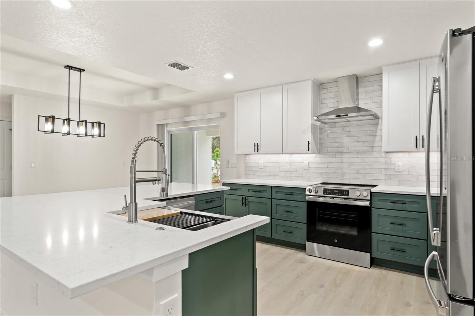 Image 19 of 64 For 11362 Paramount Avenue