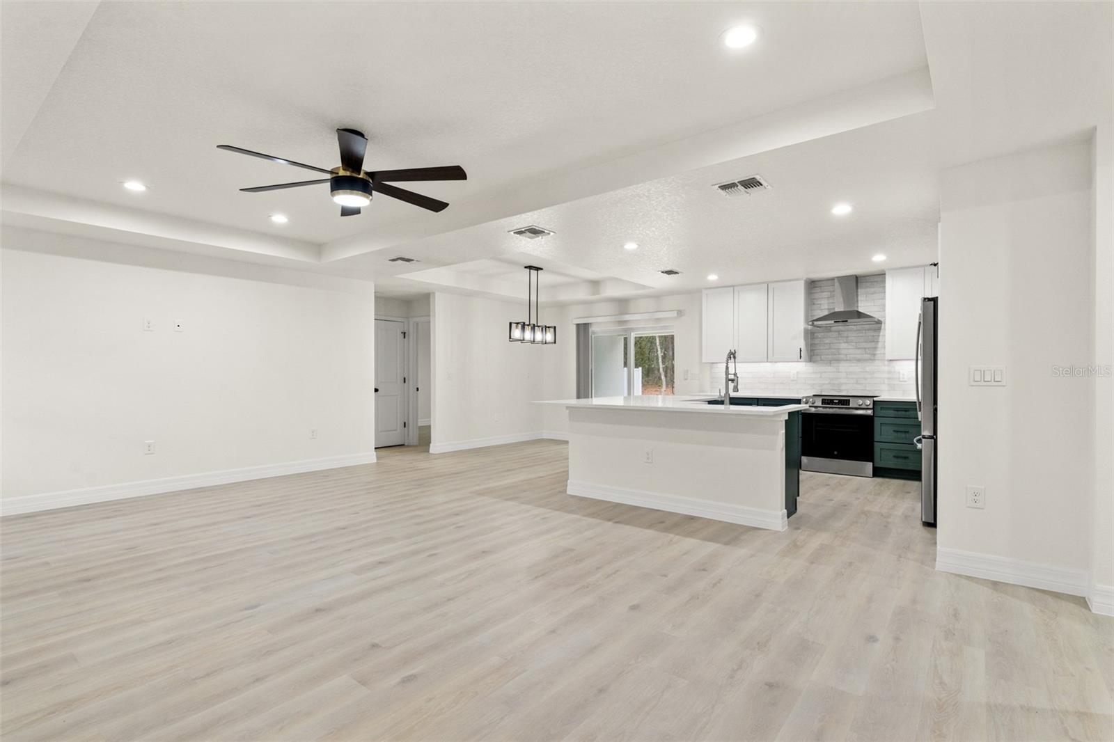 Image 20 of 64 For 11362 Paramount Avenue