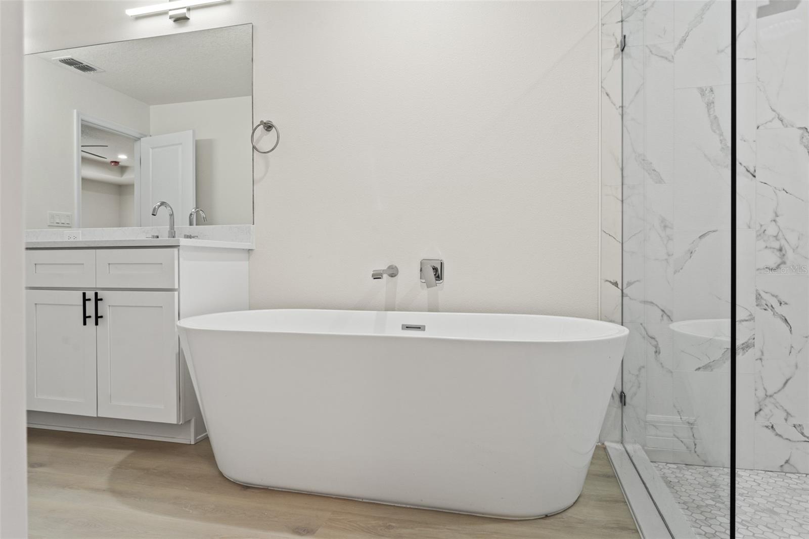 Image 29 of 64 For 11362 Paramount Avenue