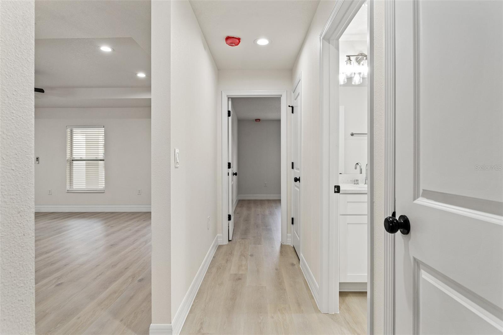 Image 36 of 64 For 11362 Paramount Avenue