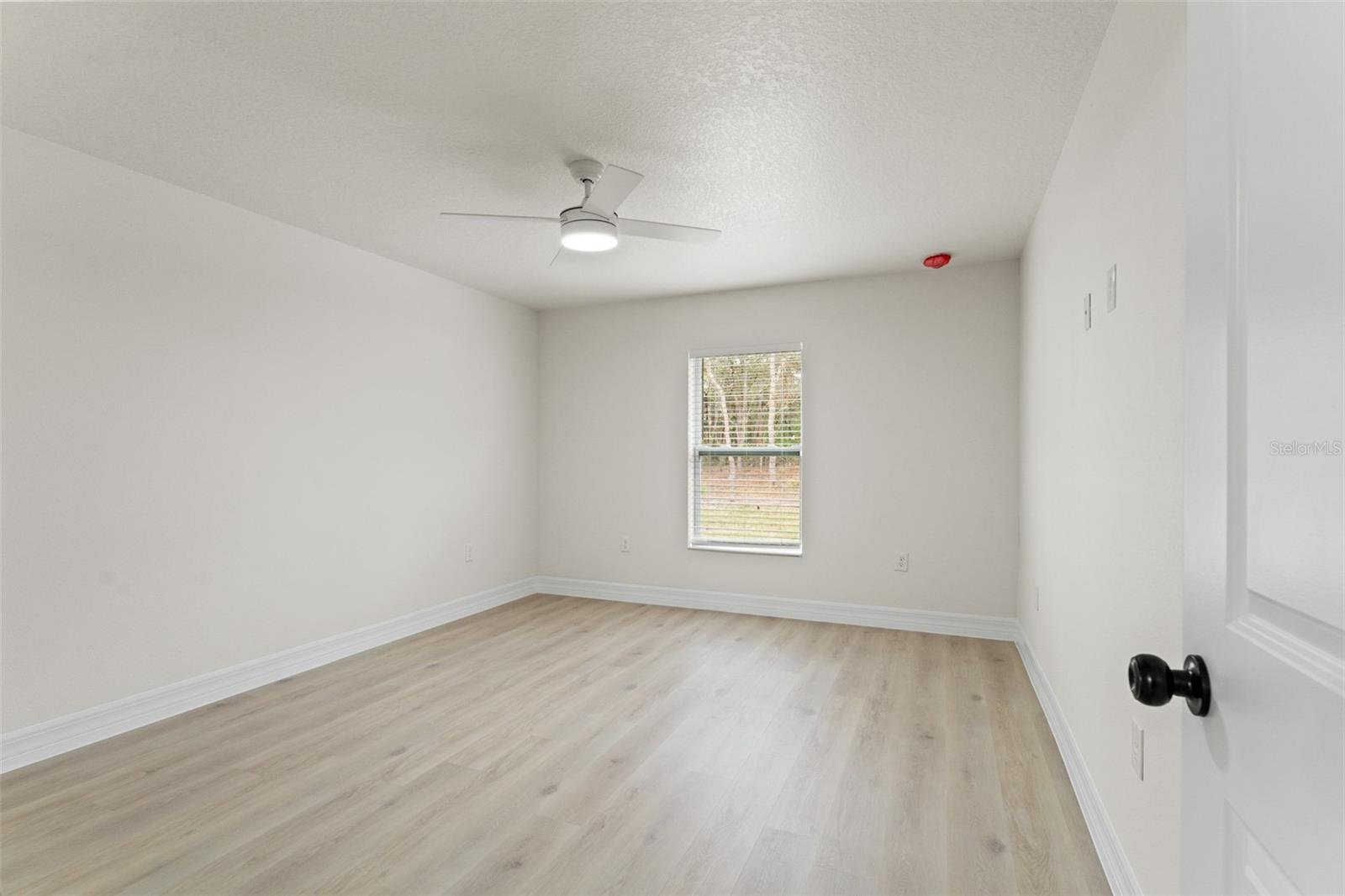 Image 39 of 64 For 11362 Paramount Avenue