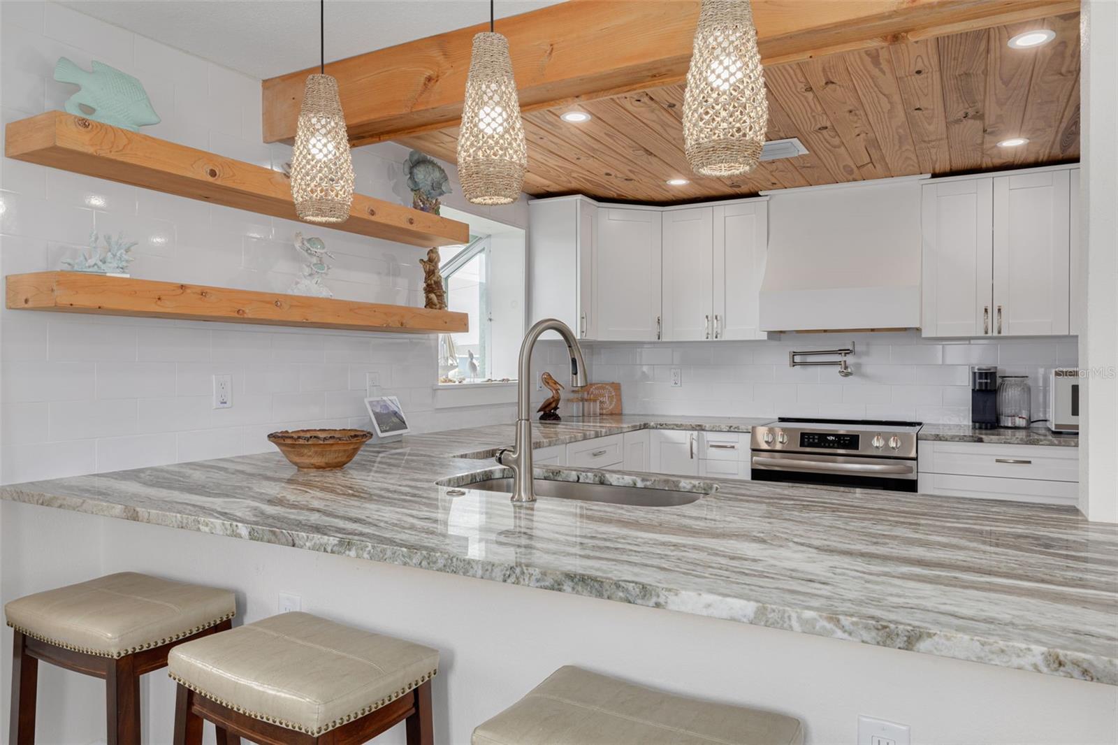 Image 18 of 44 For 6606 Beach Boulevard