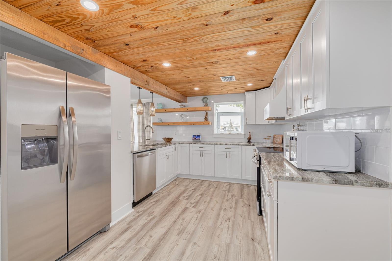 Image 19 of 44 For 6606 Beach Boulevard