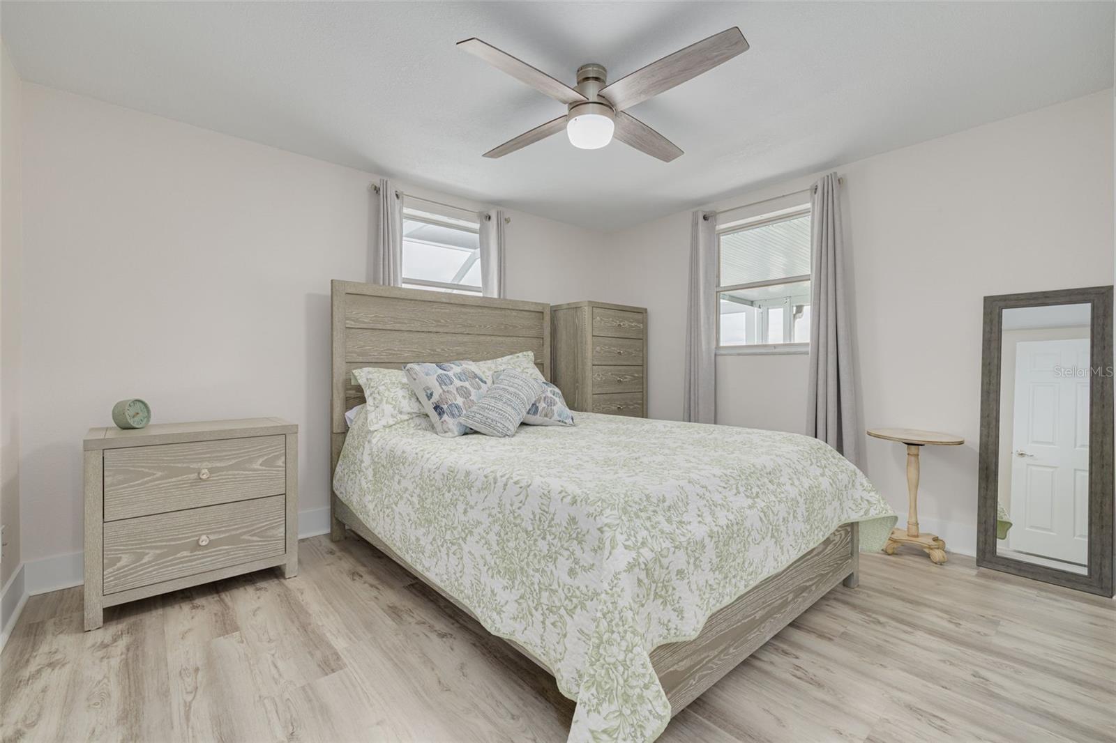 Image 27 of 44 For 6606 Beach Boulevard