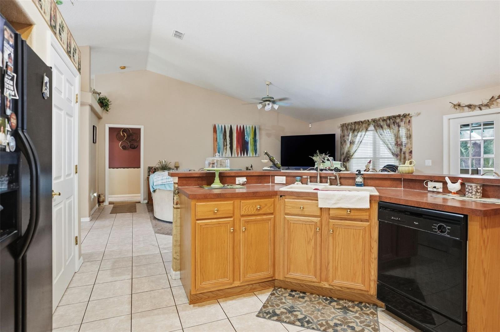 Listing photo id 9 for 204 Planter Road