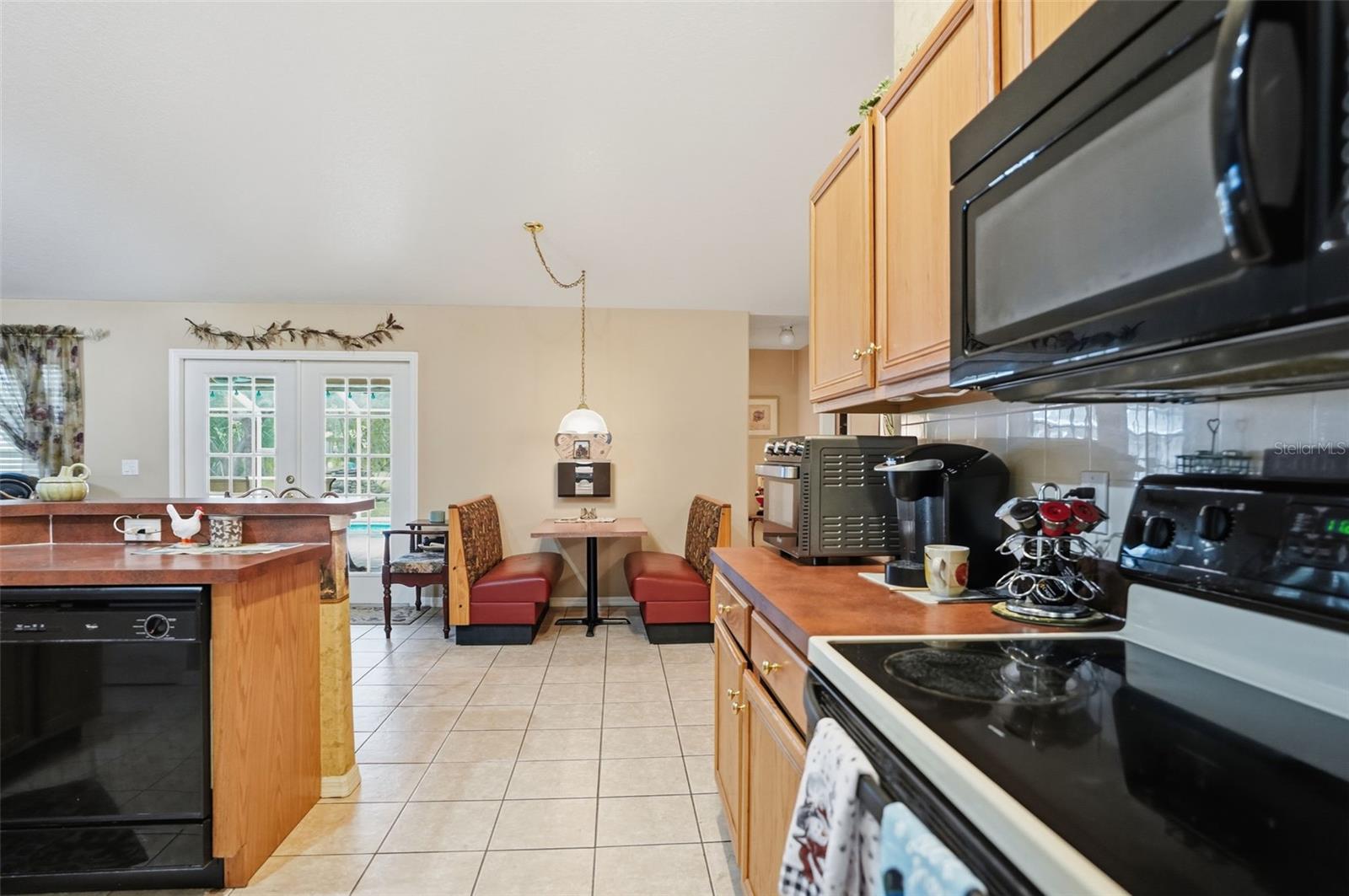 Listing photo id 11 for 204 Planter Road