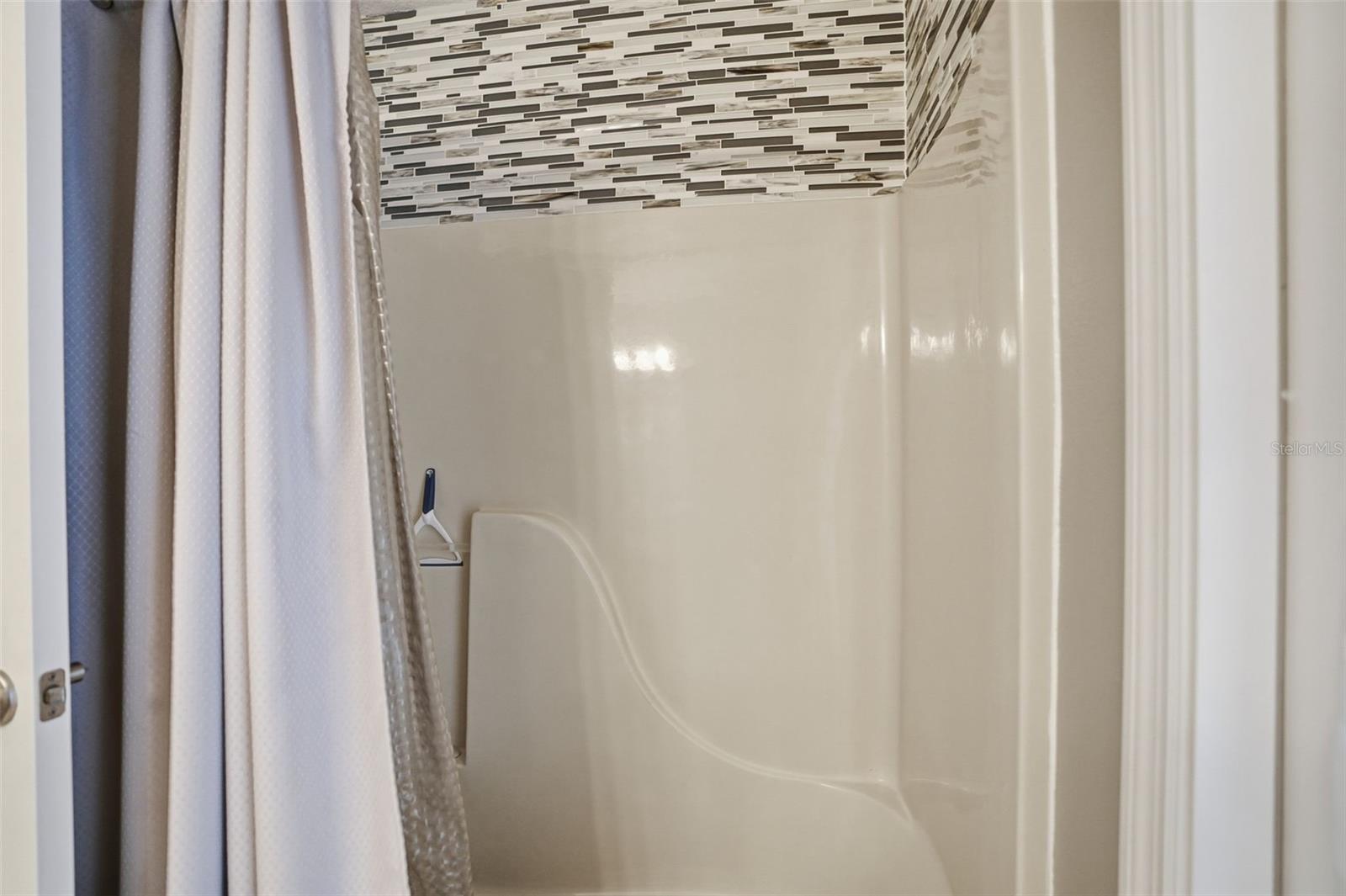 Listing photo id 21 for 204 Planter Road