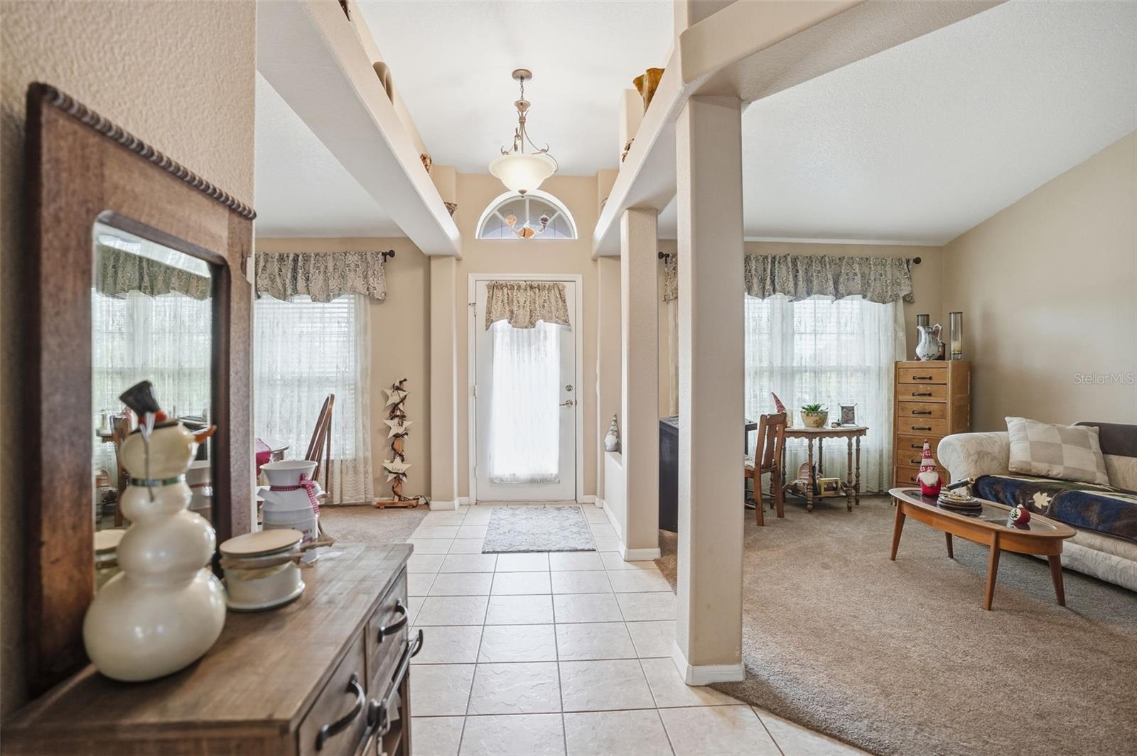 Listing photo id 2 for 204 Planter Road