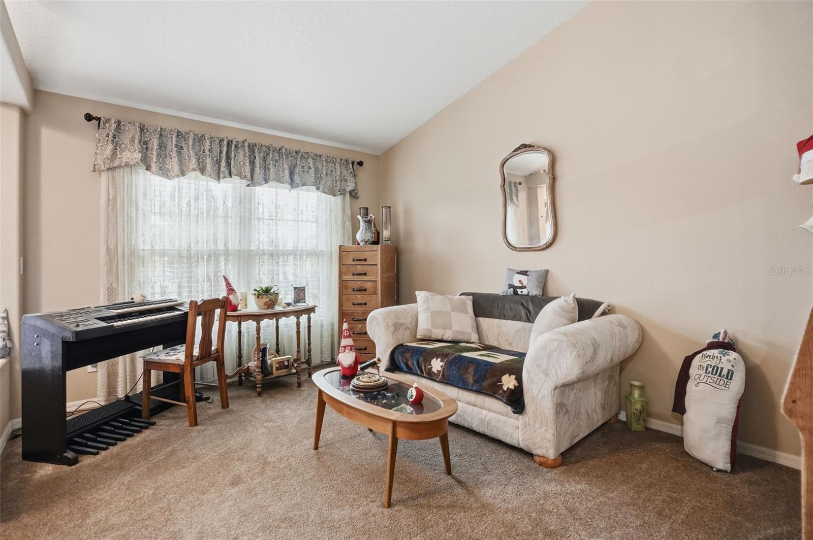 Listing photo id 3 for 204 Planter Road