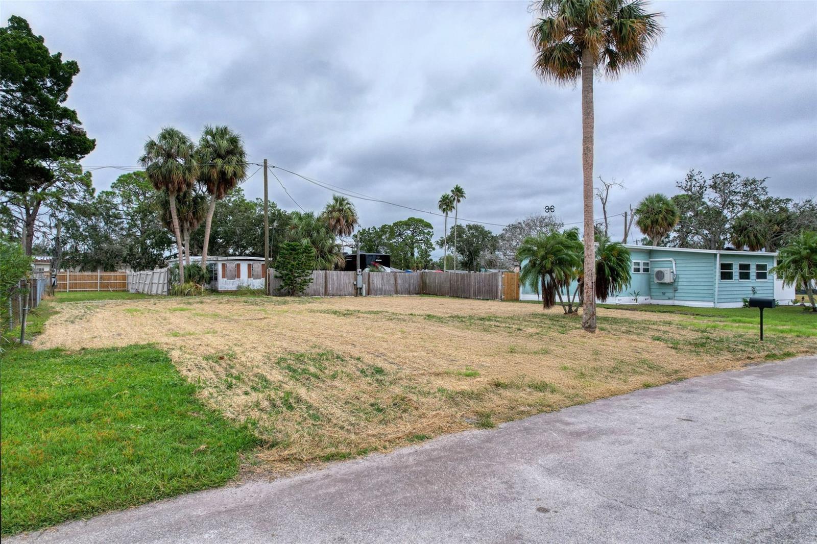 Image 17 of 19 For 6836 Edgewater Drive