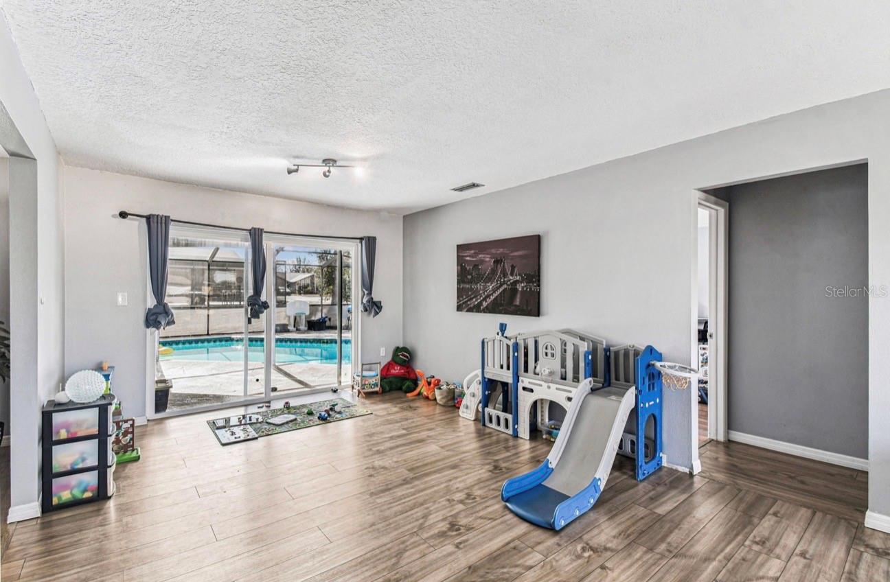 Image 12 of 54 For 7112 Vista Way