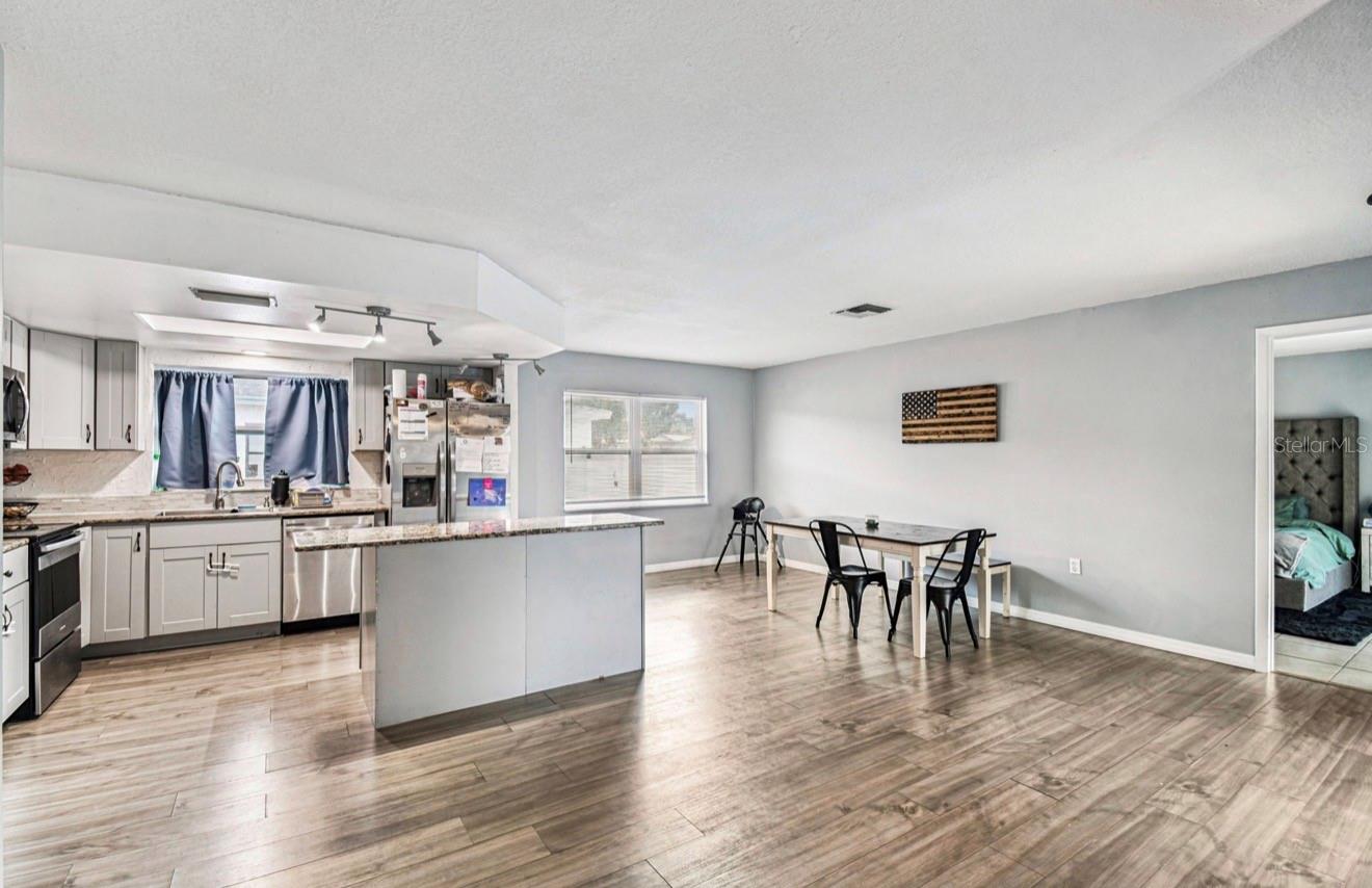 Image 17 of 54 For 7112 Vista Way