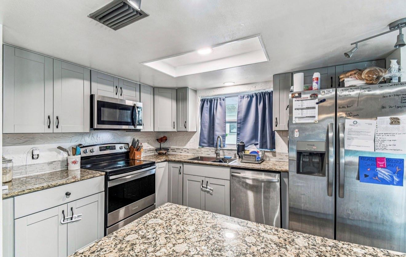 Image 20 of 54 For 7112 Vista Way