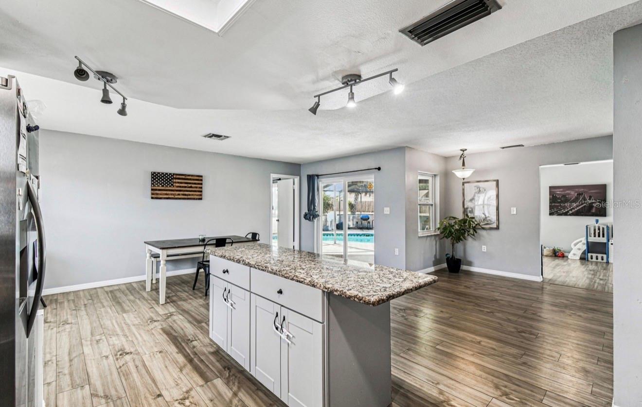 Image 24 of 54 For 7112 Vista Way